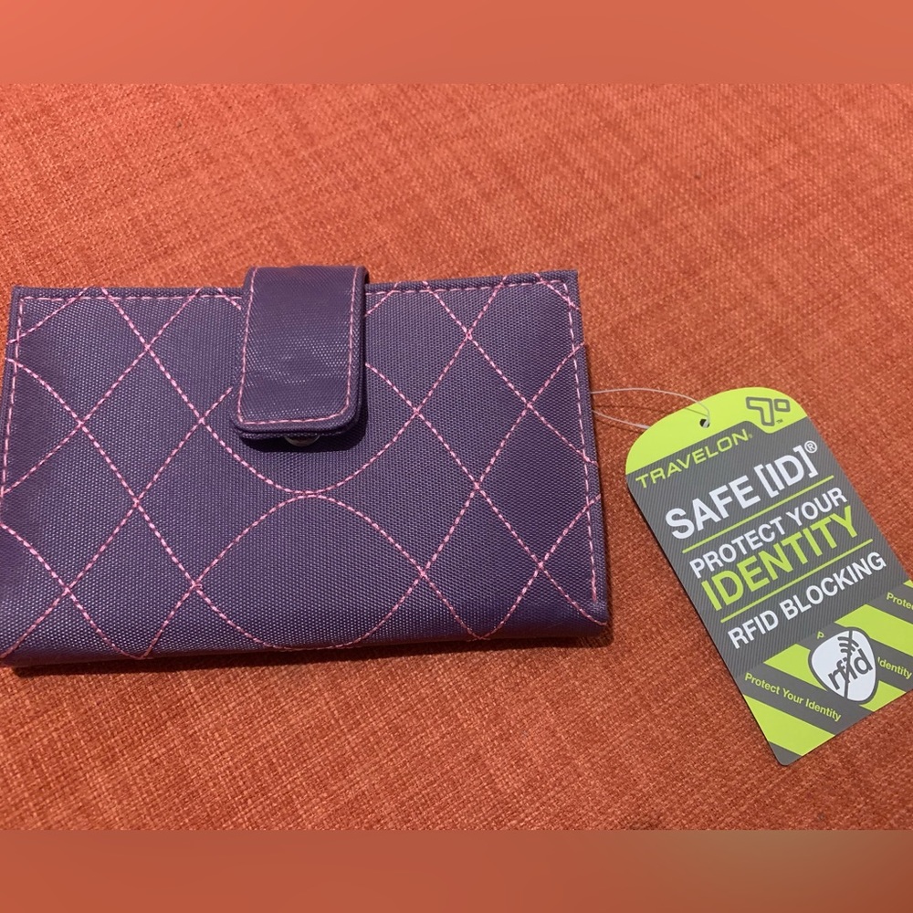 Travelon Safe ID Wallet